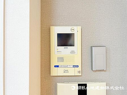 お子様のお留守番にも安心、訪問者を確認できるTVモニター付インターホン
