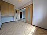 室内：寝室になろうお部屋の窓側からみた居住空間です。
