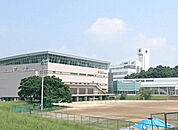 高校「私立江戸川学園取手高校まで1518m」