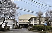 小学校「取手市立白山小学校まで1013m」