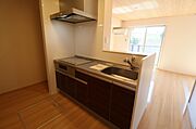 対面式システムキッチン（3口ＩＨ、グリル、浄水器付）