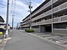 外観：前面道路含む現地写真
