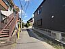 外観：前面道路含む現地写真