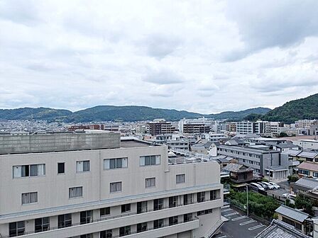 8階部分の西南角住戸につき、陽当たり・眺望・通風良好です♪