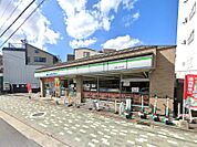 ファミリーマート佛教大学前店