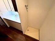 洗面室に洗濯機置き場ございます♪