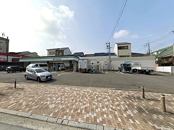 ファミリーマー...