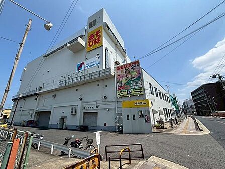 万代 貝塚店 1530m