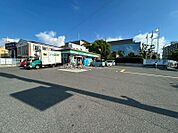 ファミリーマート 大阪金剛駅前店（188m）