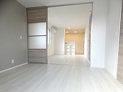 南海高野線 金剛駅 徒歩5分の賃貸アパート 3階1LDKのリビング/ダイニング