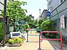 周辺：お子様とのお散歩やペットとのふれあいなど、日常の中で閑静な自然のゆとりを感じていただくことができます。