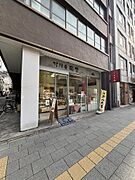 建物前面の写真