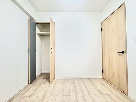 ハンガーのままサッと収納できるクローゼット