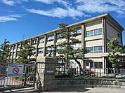 奥小学校 700m