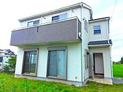 清潔感のある外観が印象的な住まい