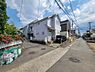 周辺：周辺は交通量の少ない生活道路です。