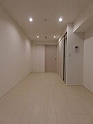 白を基調とした明るいお部屋で、インテリアが映えます