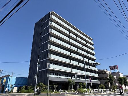 スタイリッシュな外観が印象的なマンション。共用部の管理も行き届き、快適で安心の住環境が整っています。