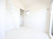 洋室3.7帖　クローゼット　バルコニー1フロア2部屋全角部屋