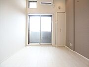 洋室6.5帖　ロフト5帖（収納にも寝室にも使えます）