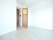 洋室7帖　ウォークインクローゼット付（収納充実してます）