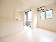 LDK9.1帖　エアコン完備　南面バルコニー