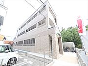 外観　オートロック付　宅配BOX　外壁タイル張り