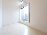 洋室5.1帖　アンダーロフト4.7帖（収納にも使えます）