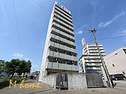外観　オートロック　宅配BOX　防犯カメラ付