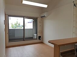 ヴィ・アモーレ 204 2階ワンルームのリビング/ダイニング