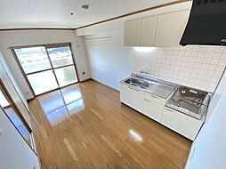 ユーミークオリス 202 2階2DKのリビング/ダイニング