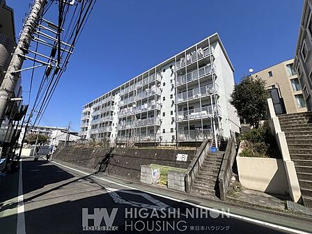 写真や資料だけでは伝わらない、現地ならではの魅力も丁寧にご案内いたします。実際に足を運んで、光や風、周辺環境の心地よさをぜひご体感ください。