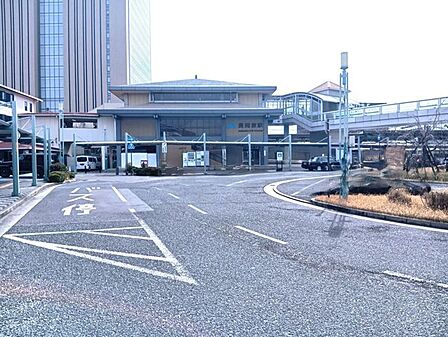 長岡京駅 330m