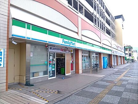 ファミリーマート 長岡京駅前店 410m