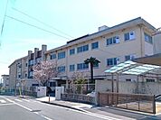 向日市立勝山中学校 180m