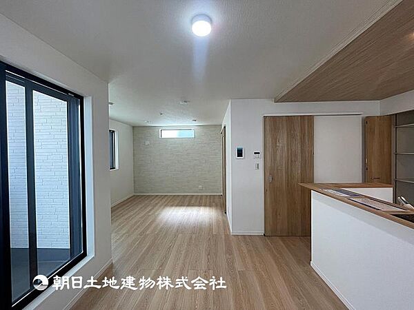 リビング/ダイニングを拡大表示