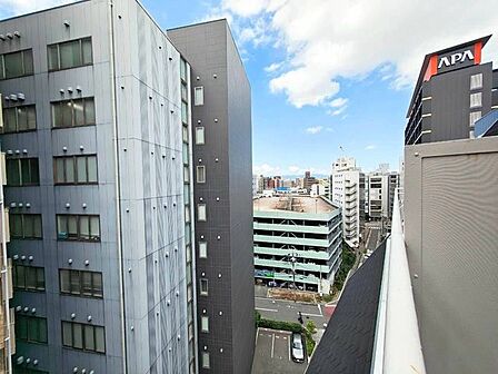 10階のバルコニーからは新大阪の街並みが一望できます♪