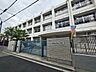 周辺：神津小学校 690m