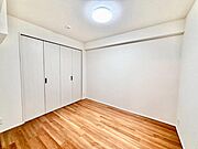 プライベート空間として使いやすい落ち着いた部屋。