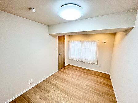 仕切りを外せば、開放感あふれる一つの大空間に！お友達を呼んでのホームパーティーなどにもピッタリですね♪