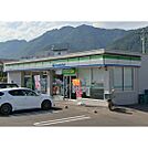 コンビニ「ファミリーマート上田常磐城店まで422ｍ」