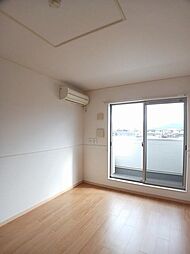 クレメントＭ・I 2階2LDKの室内