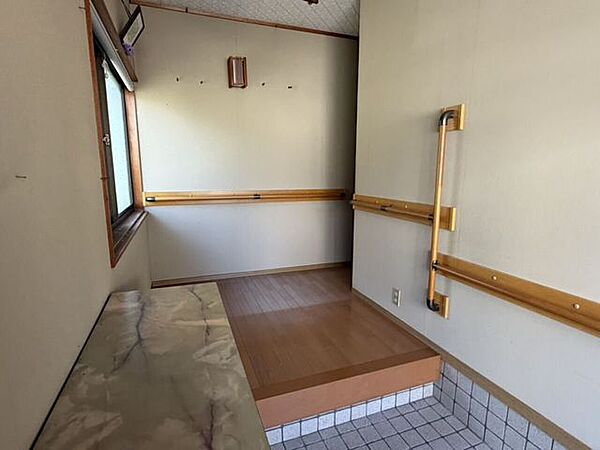 玄関を拡大表示