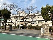 鶴見小学校 2300m
