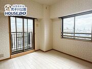 北東側6.5帖洋室