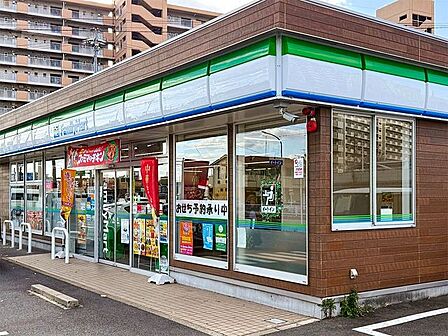ファミリーマート 名古屋木場町店 470m