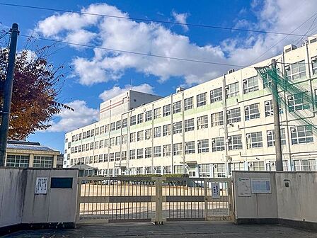 港楽小学校 1010m