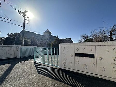 入間市立高倉小学校 870m