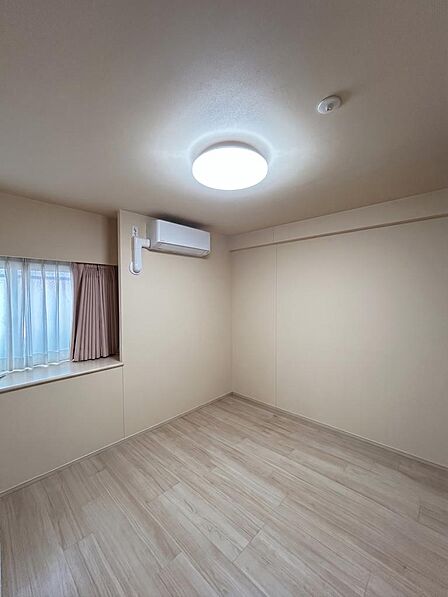 洋室(約7帖)※本画像は入居者様の家具をCGで消した画像であり、現況と異なる可能性がございます。