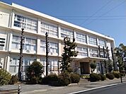 彦根市立城西小学校 680m
